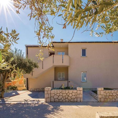 Gorgeous Apartment In Mandre With Kitchen Extérieur photo